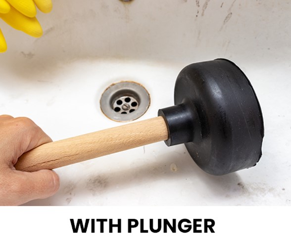 unblock-your-toilet-with-plunger
