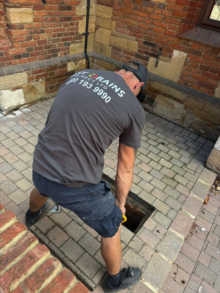 anydrains expert clearing the blocked drains